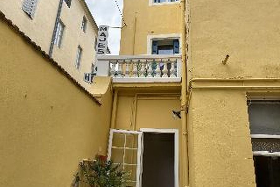 photo-1