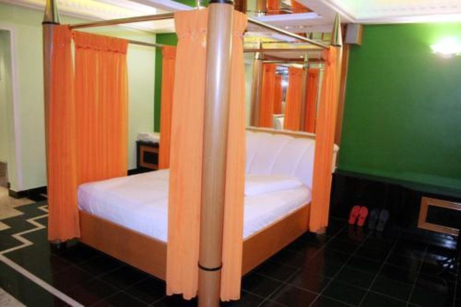 photo-0