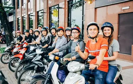 Passeio gastronômico de motocicleta pela cidade de Ho Chi Minh à noite