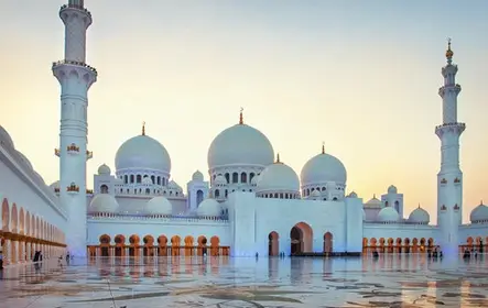 Mesquita Sheikh Zayed e excursão pela cidade de Abu Dhabi saindo de Abu Dhabi